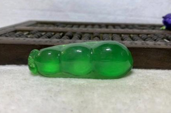 独龙玉与翡翠的区别有哪些