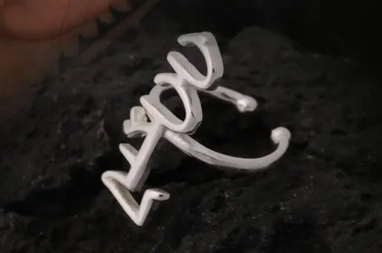 银饰发黑怎么清洗更亮