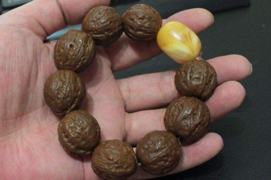酒精刷核桃的好处