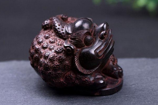 佩戴金蟾的寓意和象征