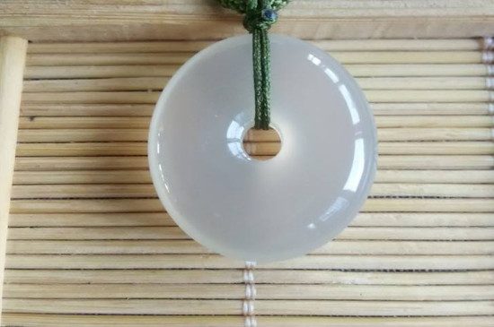 白色玉髓的功效与作用