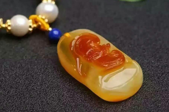 波罗的海天然蜜蜡的鉴别方法