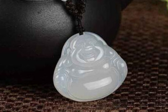 染色玉髓手镯怎样辨别