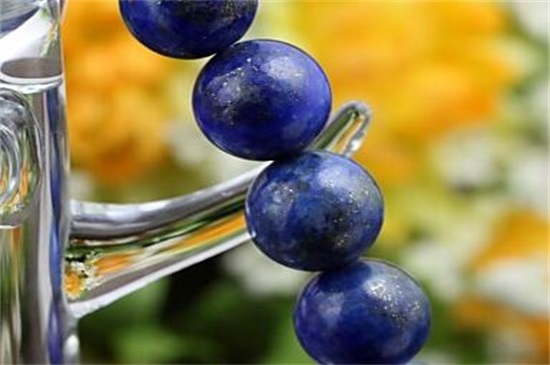 青金石的风水作用，招财转运且驱邪避灾