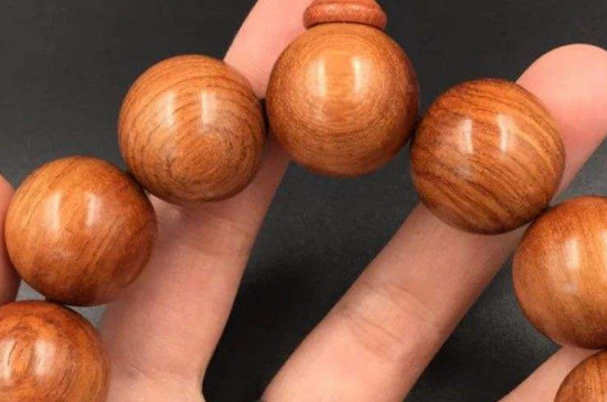 缅甸花梨木手串有香味吗