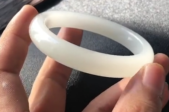 昆仑玉镯鉴别最简单方法