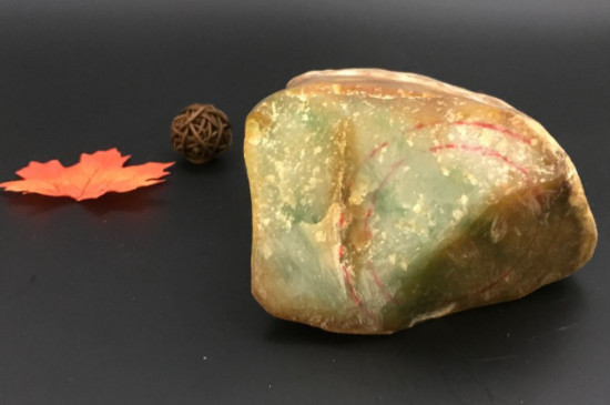 怎么鉴别原石是玉还是石头