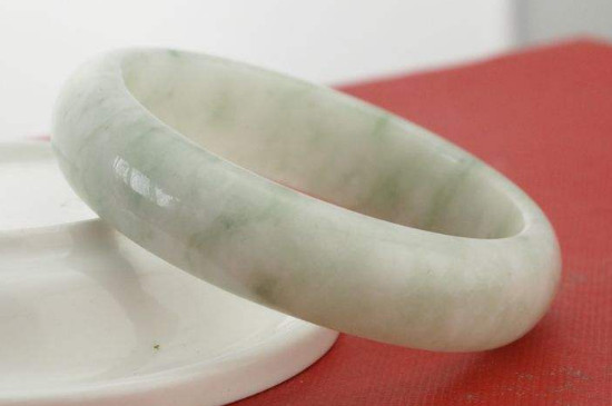 蓝田玉怎么形成的